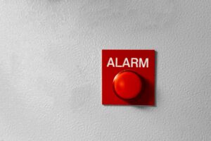 Dlaczego system alarmowy generuje fałszywe alarmy? Poradnik rozwiązywania