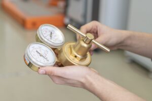 Jak rozwiązać problem z niestabilnym działaniem regulatora ciśnienia?