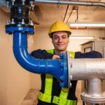 Jak skutecznie przeprowadzić instalację hydrauliczną w domu