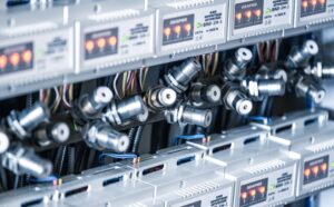 Problem z synchronizacją systemu KNX w inteligentnym budynku – analiza