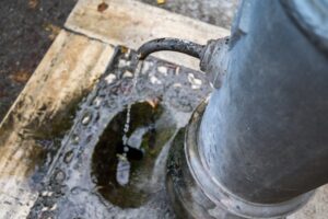 Domowa instalacja wodna – jak wykryć i usunąć przecieki