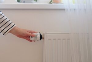 Jak skutecznie odpowietrzyć kaloryfer – poradnik dla początkujących