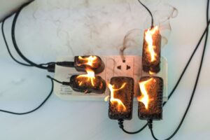 Dlaczego instalacja elektryczna się przegrzewa?