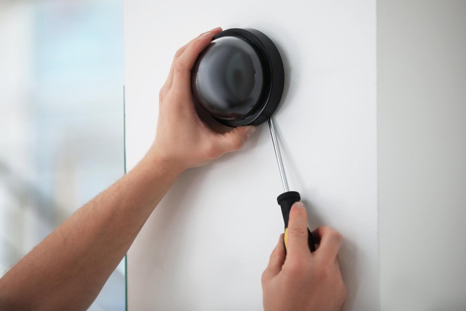 Jak wymienić dzwonek do drzwi na nowy model