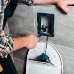 Jak wymienić przycisk do spłuczki podtynkowej