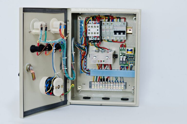 Kiedy należy wymienić rozdzielnicę elektryczną w domu?