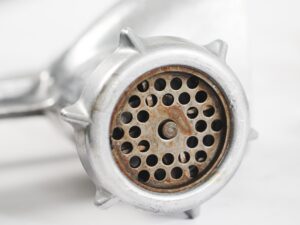 Co powoduje nieprzyjemny zapach z odpływu prysznicowego? Metody usuwania