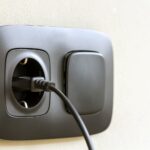 Co zrobić gdy gniazdko przestało trzymać wtyczkę urządzenia