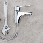 Dlaczego woda z kranu ma metaliczny smak? Analiza przyczyn i sposoby naprawy