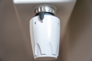 Jak wybrać odpowiedni podgrzewacz wody do małych pomieszczeń