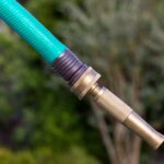 Jak wymienić uszkodzoną końcówkę węża ogrodowego