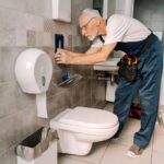 Co zrobić gdy spłuczka wc działa bez przerwy? Naprawa mechanizmu