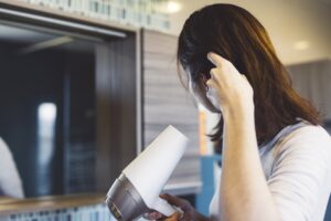 Dlaczego bojler robi hałas podczas wyłączania się? Przyczyny dźwięków