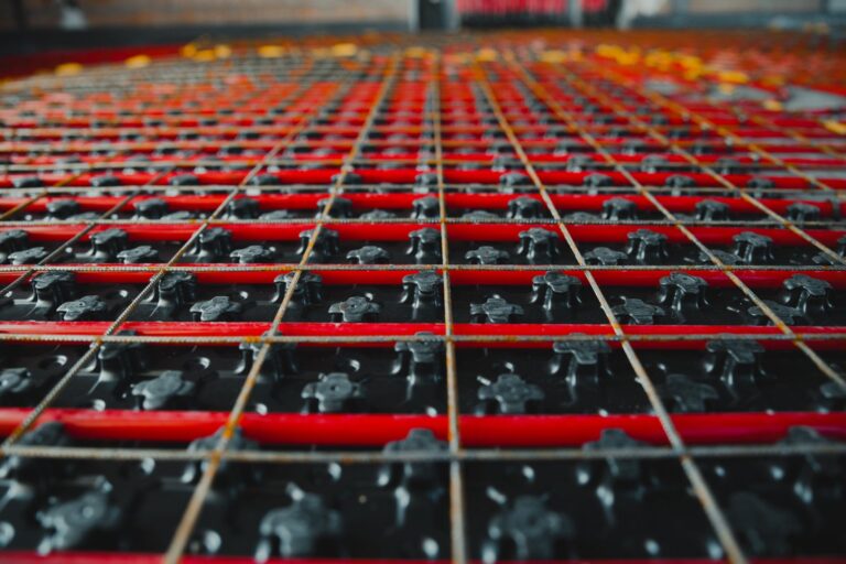 Dlaczego podłoga z ogrzewaniem podłogowym nagrzewa się nierównomiernie? Diagnostyka usterek