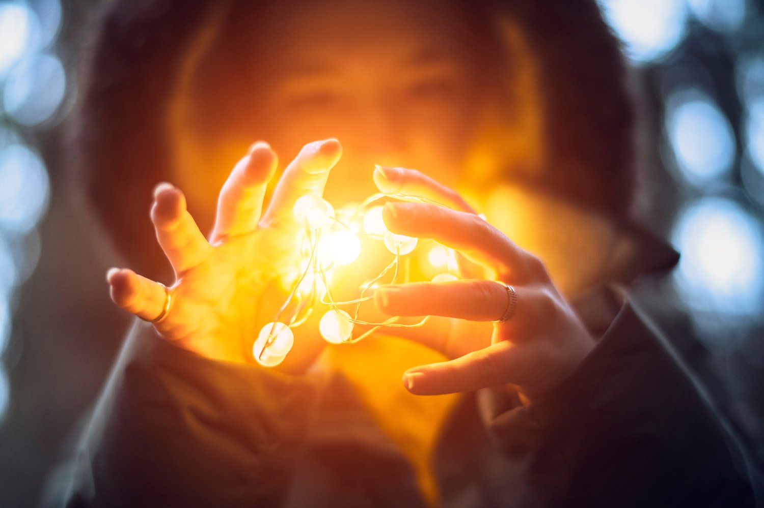 Dlaczego światło miga po wymianie żarówki? Przyczyny niestabilności oświetlenia