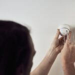 Jak rozpoznać uszkodzony wyłącznik zmierzchowy? Symptomy nieprawidłowego działania