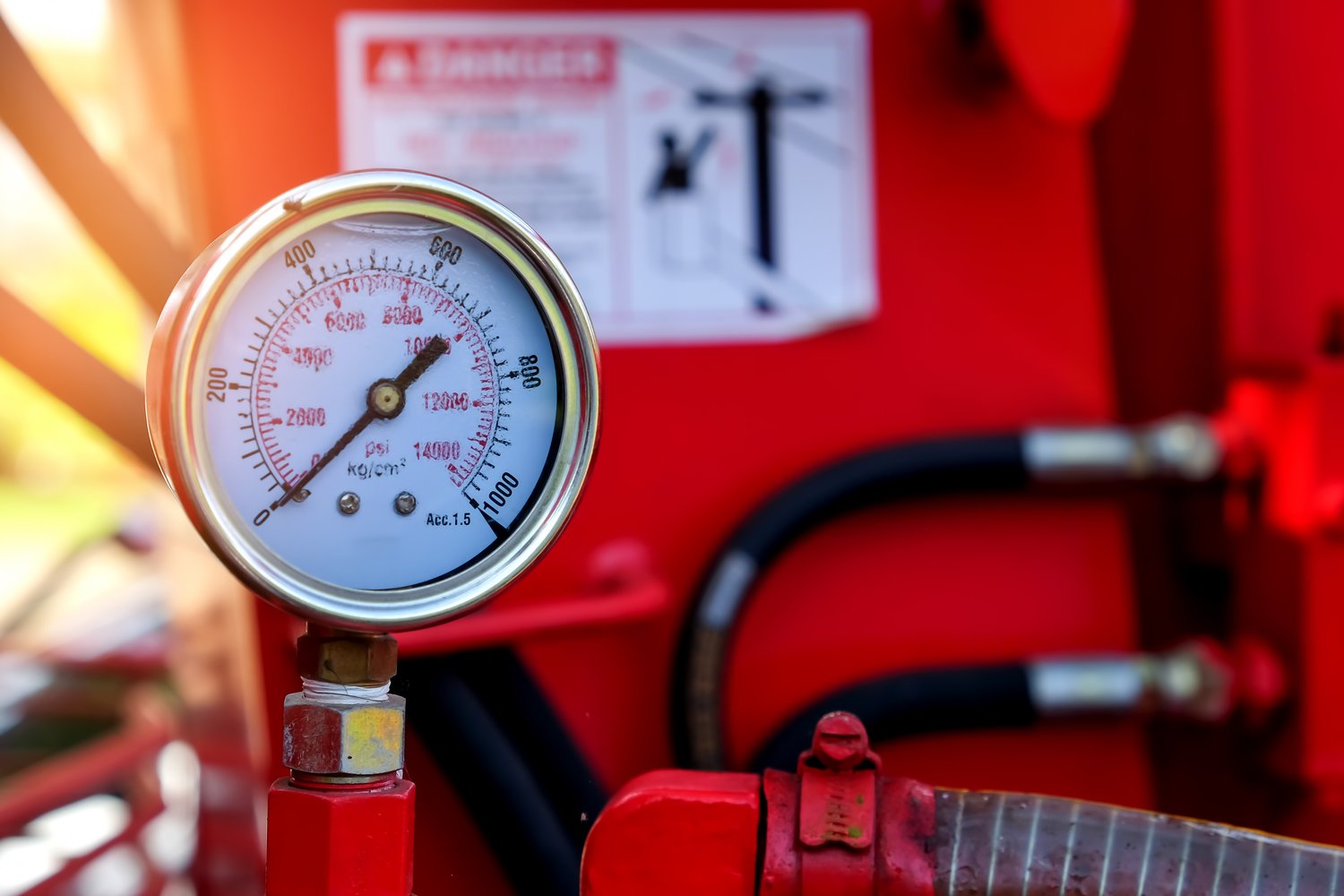 Jak sprawdzić czy hydrofor ma prawidłowe ciśnienie? Metody kontroli