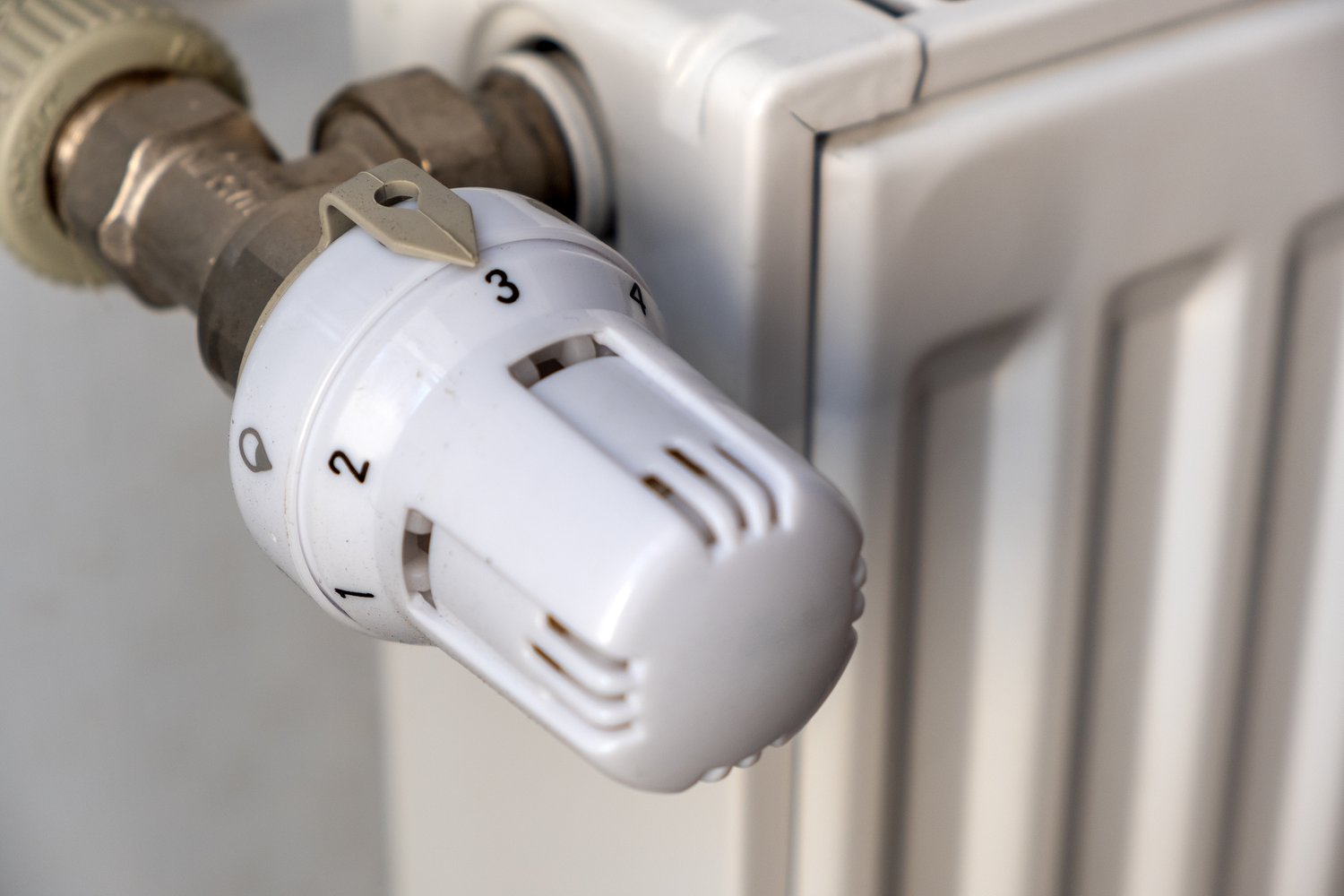 Jak sprawdzić czy termostat grzejnika jest sprawny? Proste testy funkcjonalności