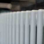 Dlaczego grzejnik bulgocze podczas grzania? Diagnostyka powietrza w instalacji