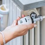 Jak prawidłowo wybrać i zamontować elektroniczną głowicę termostatyczną w swoim domu