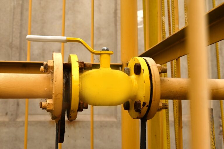 Jak sprawdzić czy zawór kulowy jest uszkodzony? Testy sprawności